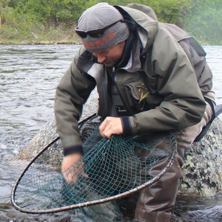 Landing a Varzina Salmon