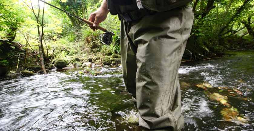 SNOWBEE 210D NYLON WADERMASTER FISHING WADERS IN ACTION