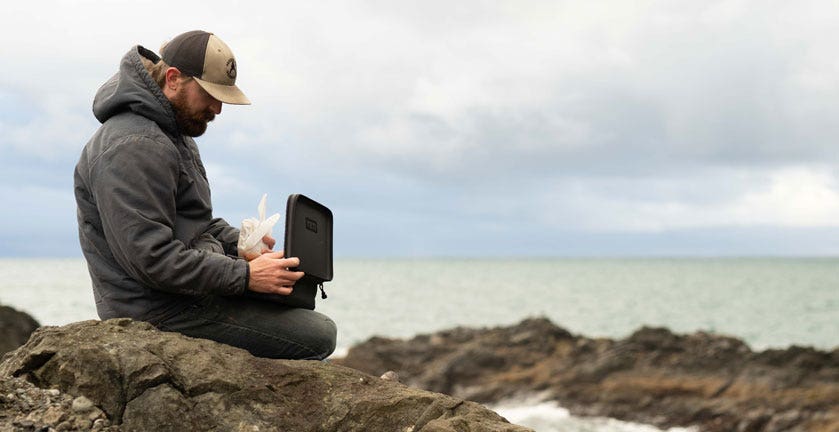 YETI DAYTRIP LUNCH BOX IN USE